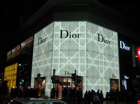 how many christian Dior stores